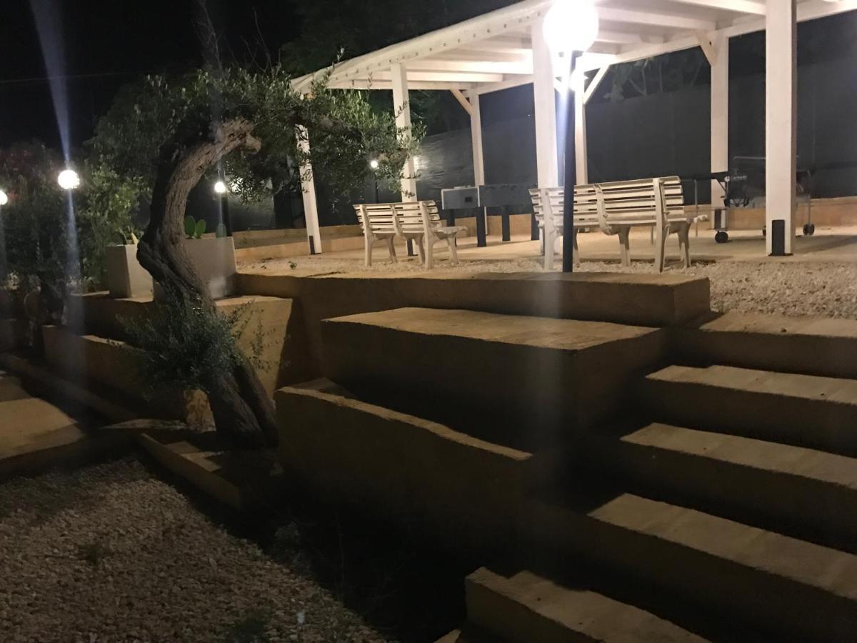 Villa Ceni - Appartamenti Con Camere, Cucina, Wc E Terrazza Sul Mare In Villa Con Piscina, Giardino E Parcheggio Маринелла Экстерьер фото