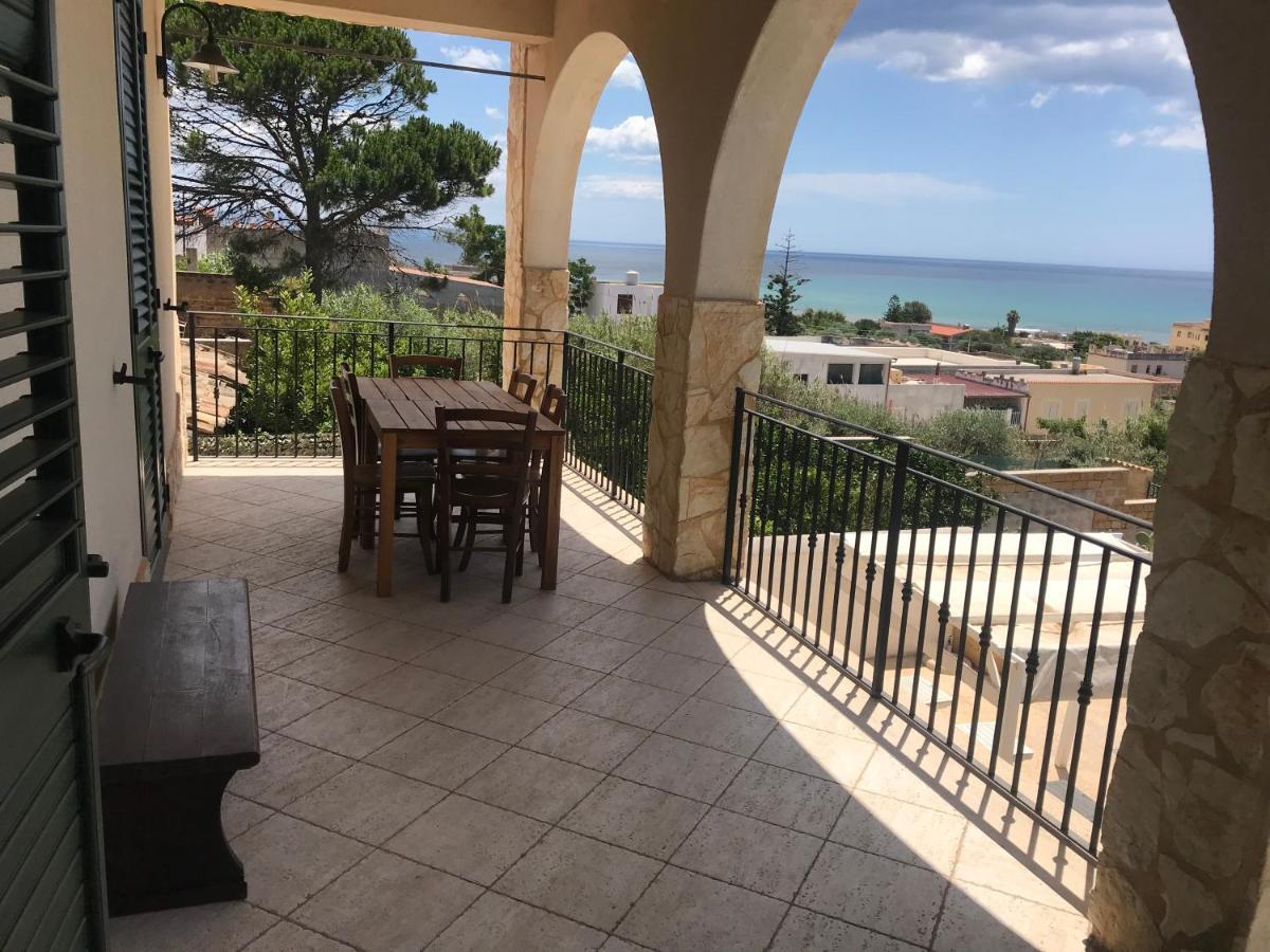 Villa Ceni - Appartamenti Con Camere, Cucina, Wc E Terrazza Sul Mare In Villa Con Piscina, Giardino E Parcheggio Маринелла Экстерьер фото
