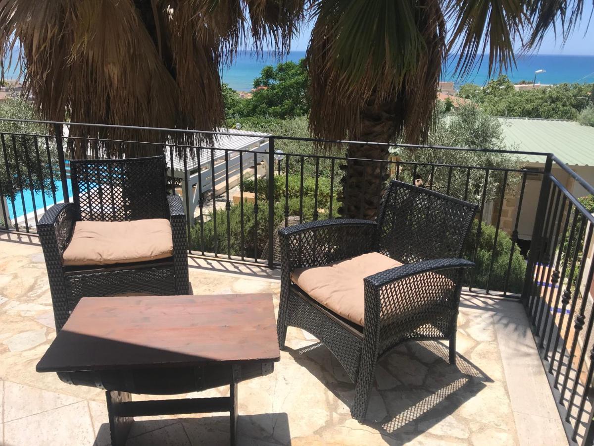 Villa Ceni - Appartamenti Con Camere, Cucina, Wc E Terrazza Sul Mare In Villa Con Piscina, Giardino E Parcheggio Маринелла Экстерьер фото