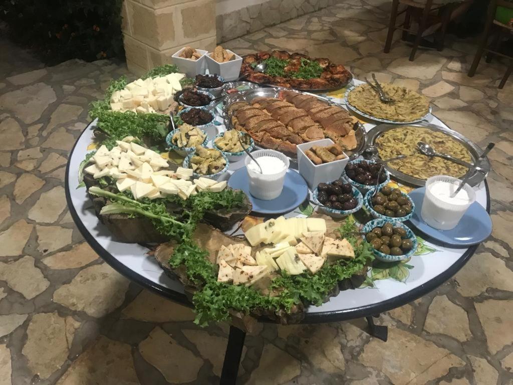 Villa Ceni - Appartamenti Con Camere, Cucina, Wc E Terrazza Sul Mare In Villa Con Piscina, Giardino E Parcheggio Маринелла Экстерьер фото
