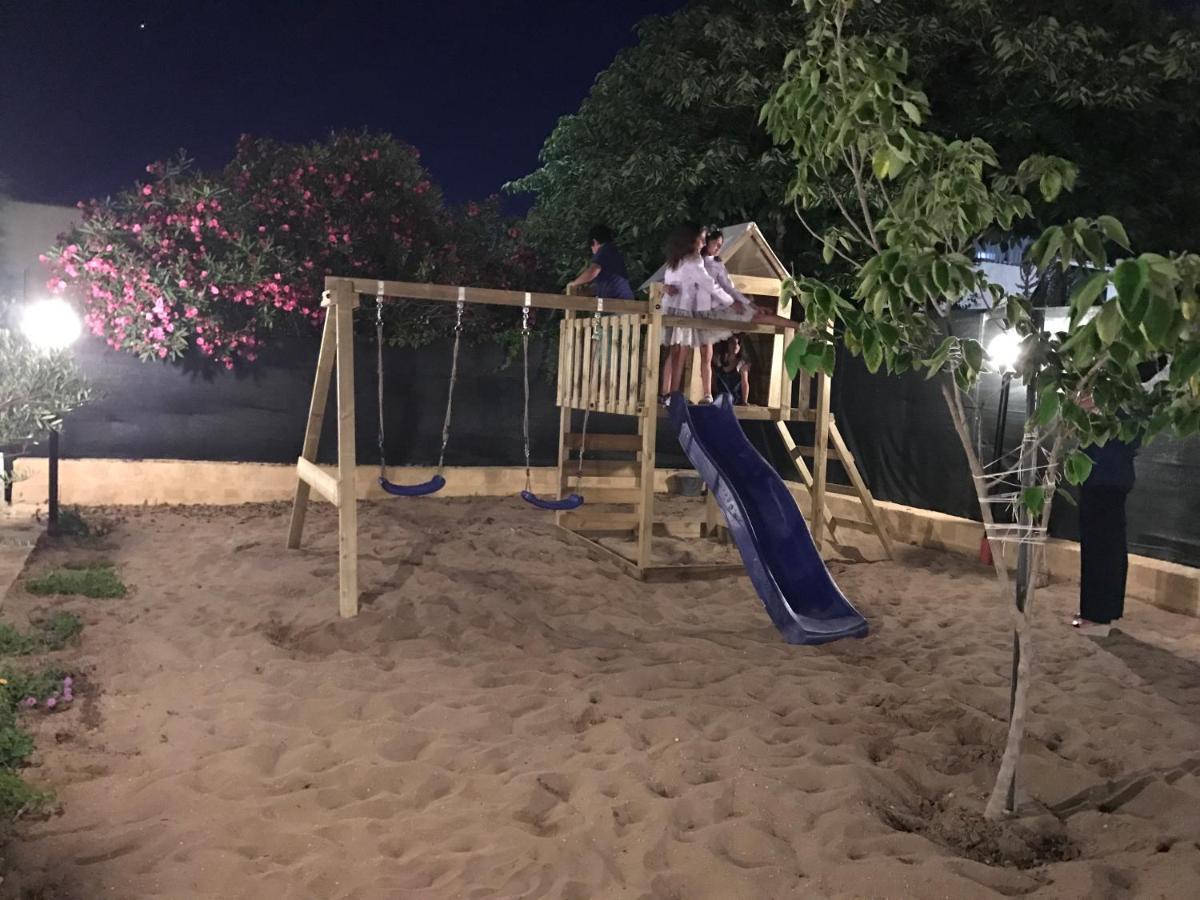 Villa Ceni - Appartamenti Con Camere, Cucina, Wc E Terrazza Sul Mare In Villa Con Piscina, Giardino E Parcheggio Маринелла Экстерьер фото