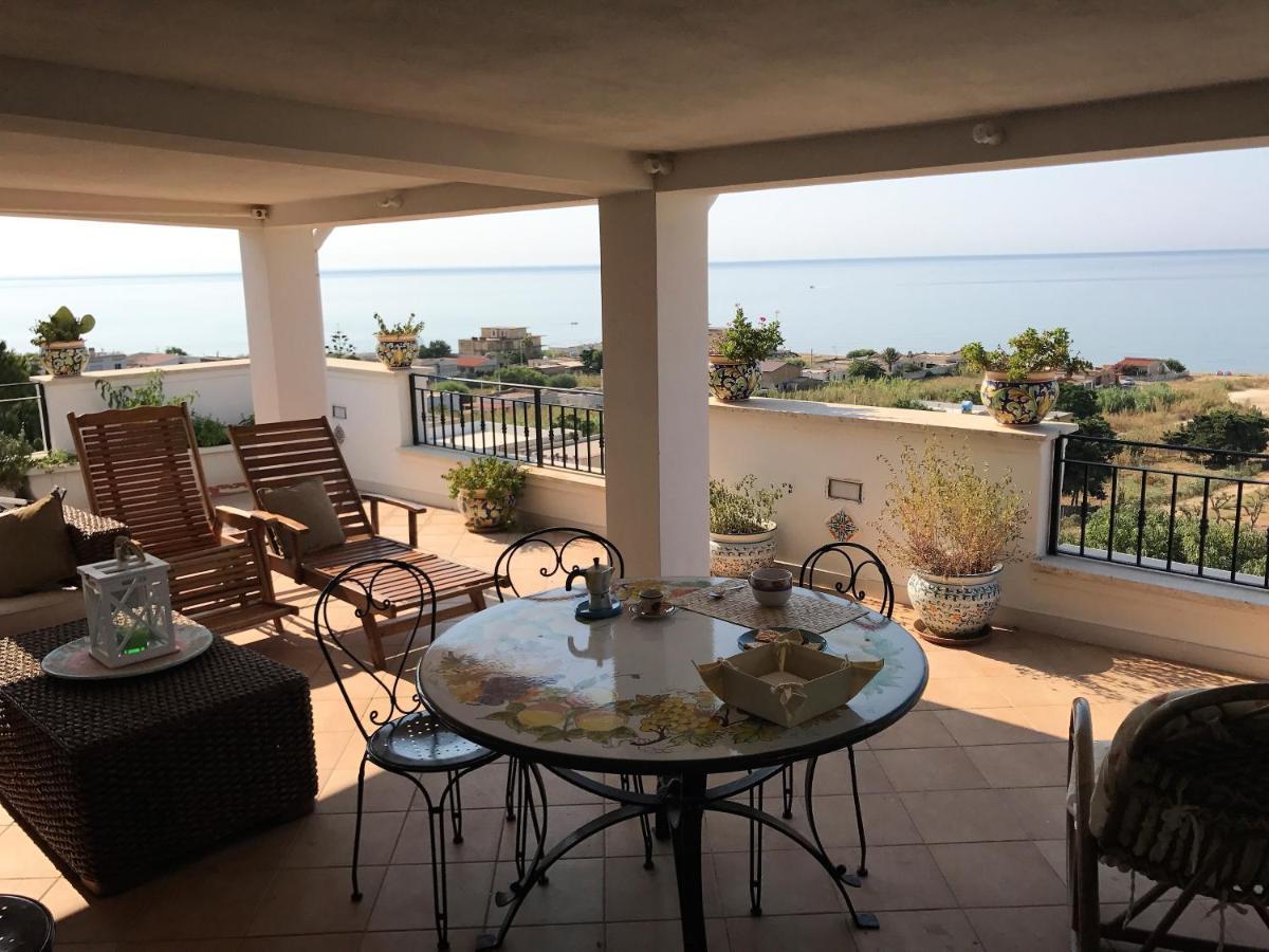 Villa Ceni - Appartamenti Con Camere, Cucina, Wc E Terrazza Sul Mare In Villa Con Piscina, Giardino E Parcheggio Маринелла Экстерьер фото