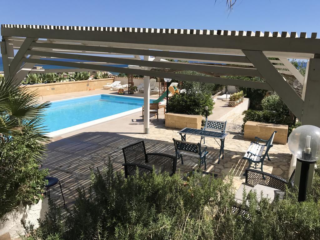 Villa Ceni - Appartamenti Con Camere, Cucina, Wc E Terrazza Sul Mare In Villa Con Piscina, Giardino E Parcheggio Маринелла Экстерьер фото
