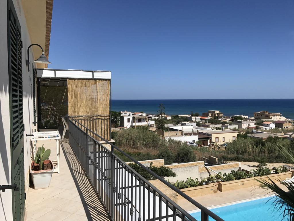 Villa Ceni - Appartamenti Con Camere, Cucina, Wc E Terrazza Sul Mare In Villa Con Piscina, Giardino E Parcheggio Маринелла Экстерьер фото