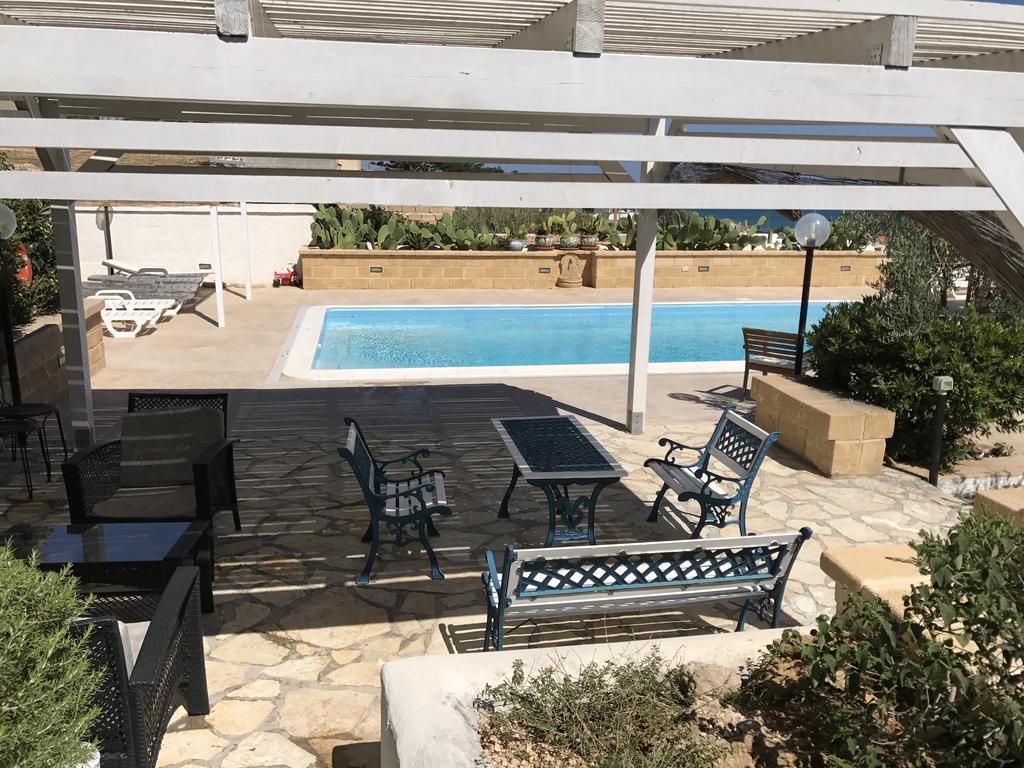 Villa Ceni - Appartamenti Con Camere, Cucina, Wc E Terrazza Sul Mare In Villa Con Piscina, Giardino E Parcheggio Маринелла Экстерьер фото