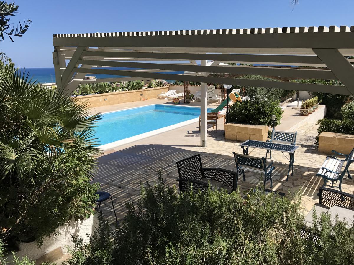 Villa Ceni - Appartamenti Con Camere, Cucina, Wc E Terrazza Sul Mare In Villa Con Piscina, Giardino E Parcheggio Маринелла Экстерьер фото
