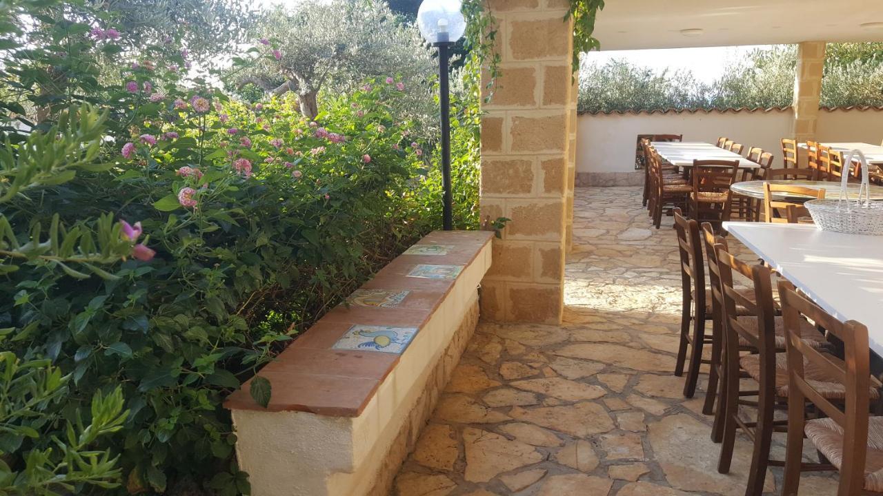 Villa Ceni - Appartamenti Con Camere, Cucina, Wc E Terrazza Sul Mare In Villa Con Piscina, Giardino E Parcheggio Маринелла Экстерьер фото