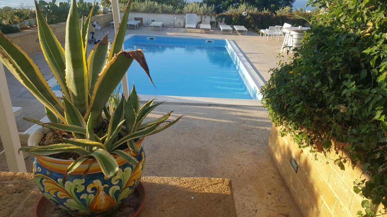 Villa Ceni - Appartamenti Con Camere, Cucina, Wc E Terrazza Sul Mare In Villa Con Piscina, Giardino E Parcheggio Маринелла Экстерьер фото
