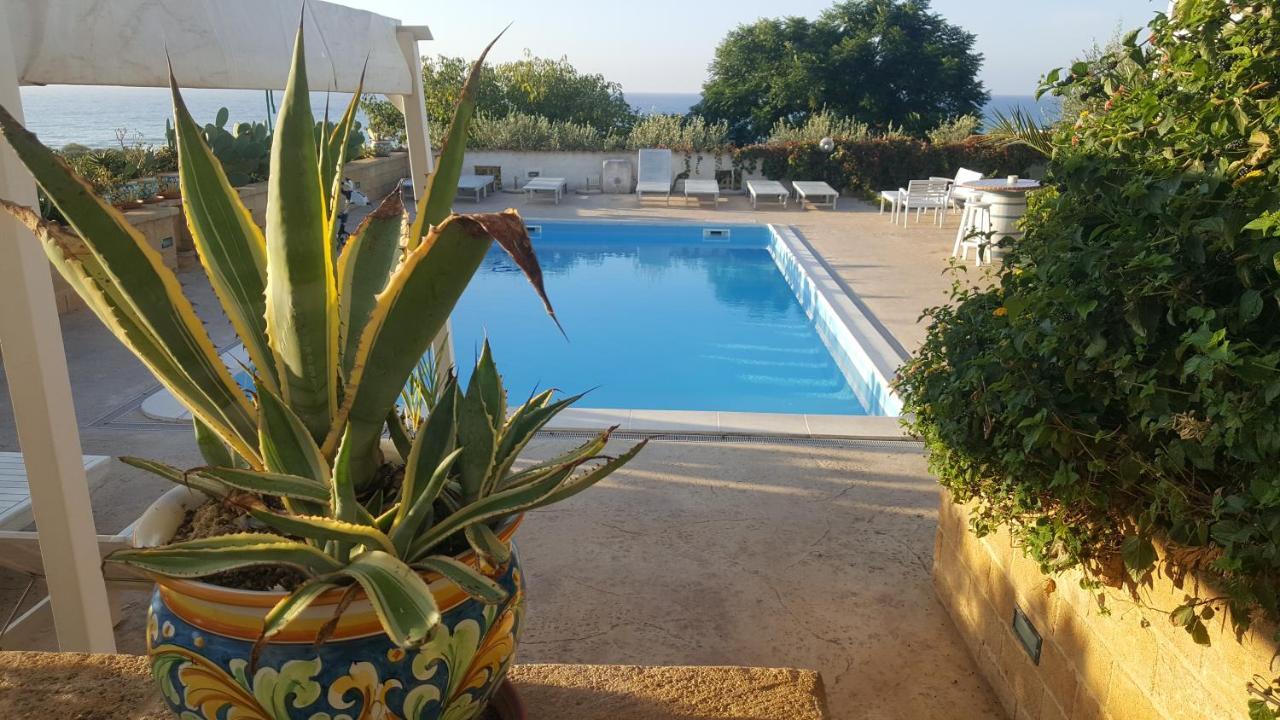 Villa Ceni - Appartamenti Con Camere, Cucina, Wc E Terrazza Sul Mare In Villa Con Piscina, Giardino E Parcheggio Маринелла Экстерьер фото